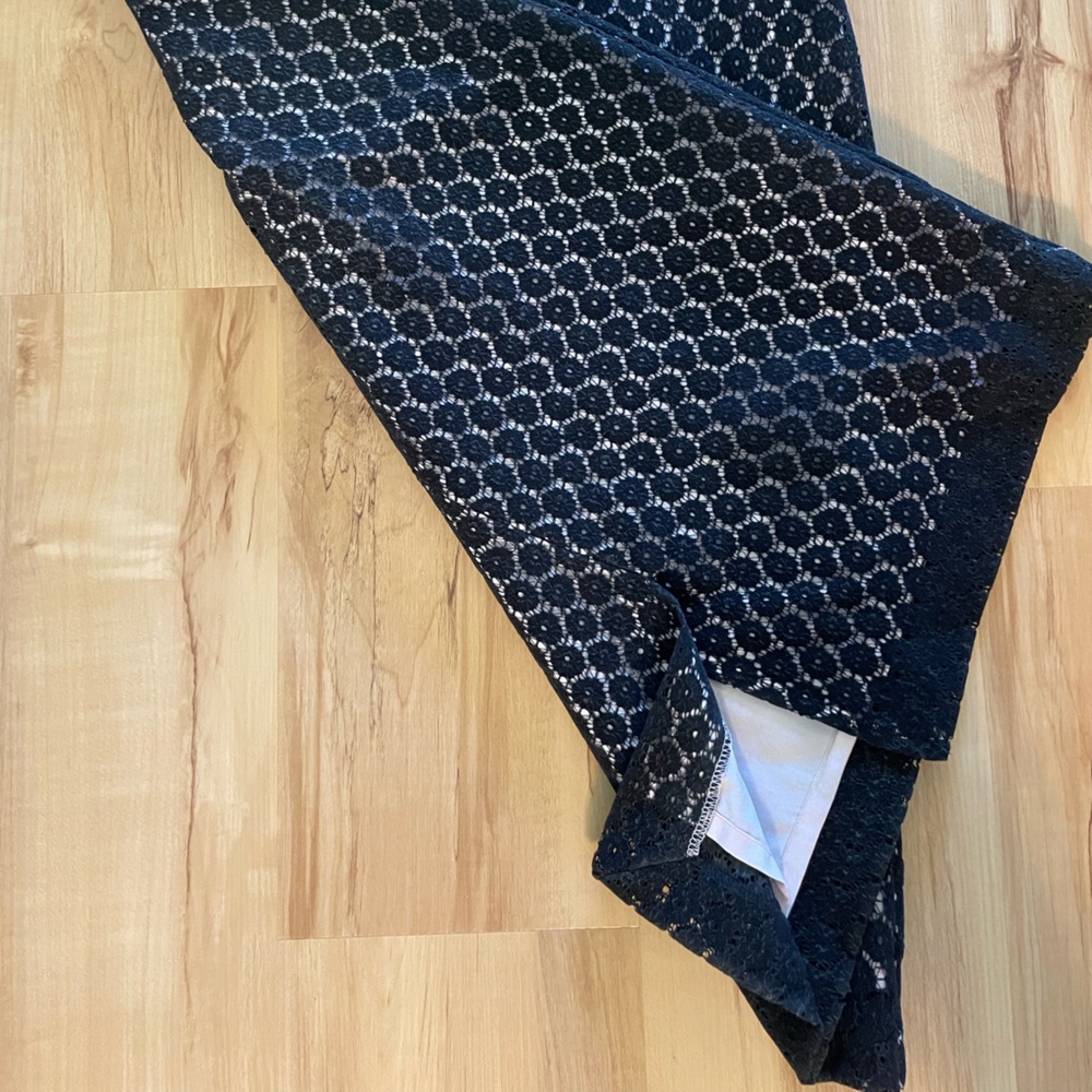 Elegant Black Lace Banana Republic skirt - Picture 7 of 8